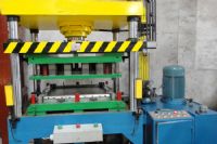 大台面成型设备发展趋势及保养特点